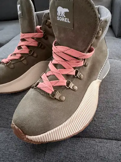 NEW boots SOREl, View more