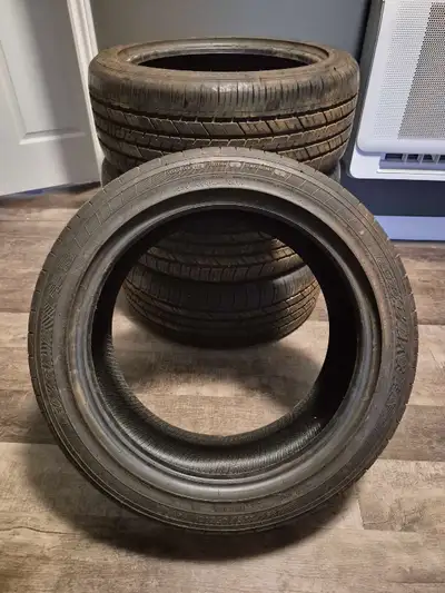 All season Goodyear Eagle Ls2 tires 235 /45/r18. Pretty well new. 500$