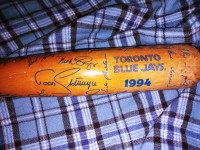 1994  TORONTO  BLUE JAYS TEAM SIGNED  MINI BAT