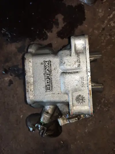 I have a few parts left for a FIII 600. -2 cylinders $100 each -CrankCASES SOLD -purple hood $100SOL...