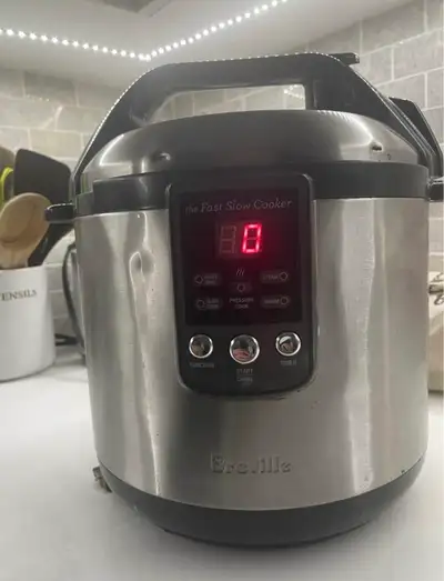 I'm selling my used Breville Fast Slow Cooker, a versatile kitchen appliance that combines the funct...