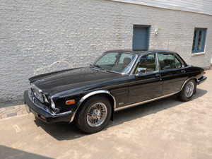 1988 Jaguar XJ12 Vanden Plas