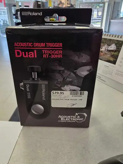 This Roland RT-30HR Acoustic Drum Trigger is in near-new condition, still in its original packaging,...