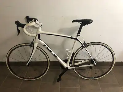 Vélo Trek Domane 5.2 58cm comme neuf (plus accessoires) $2400, View more