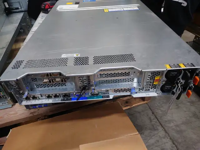 IBM SAN Controller 2145-DH8 2x E5-2650v2 No Ram535727053682790405
