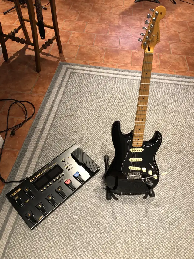 Guitare Fender Strat & Pédalier Boss GT-100 in Guitars in Sherbrooke - Image 2