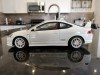 1:18 Diecast Autoart Honda Acura Integra Type-R DC5 JDM White NB