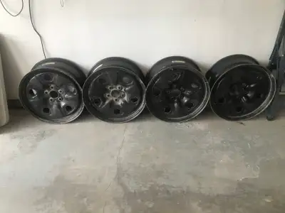 Set of 4 tire rims
