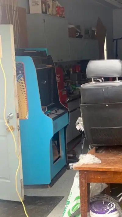 WANTED: ARCADE GAMES machines Donkey Kong DK jr Empty Cabinets , View more