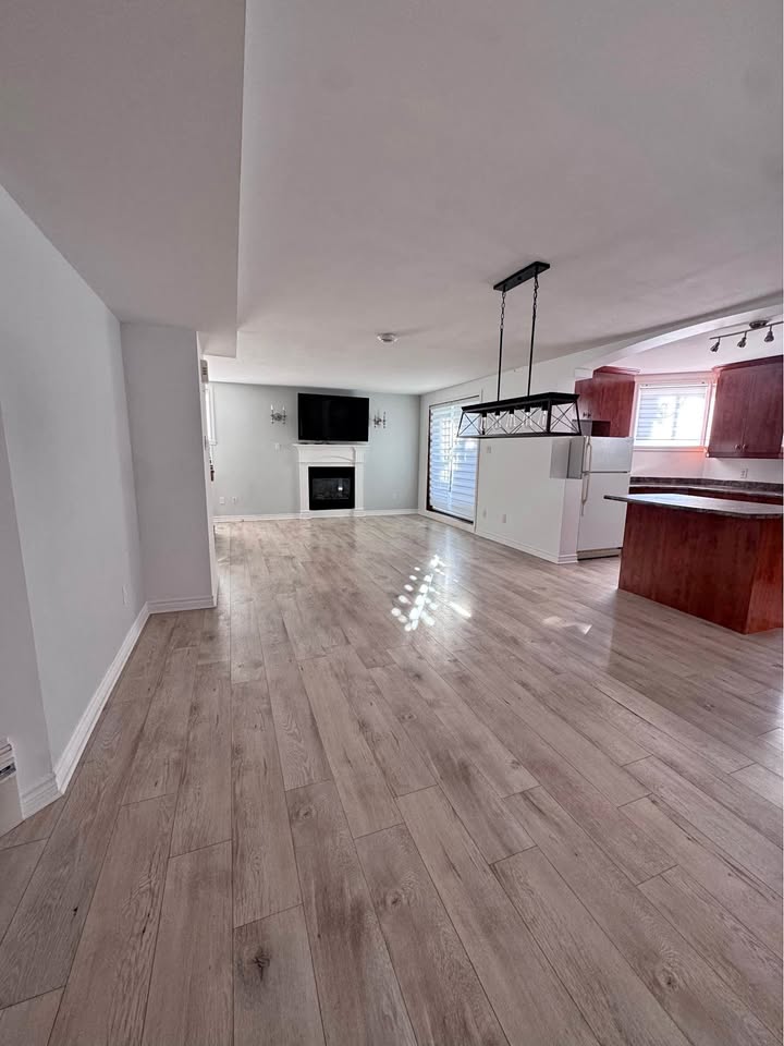 Appartement de 2 chambres et 2 salles de bain 1800$ — photo 2