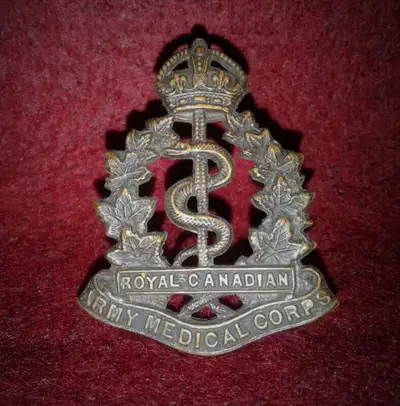 " VERY, VERY, RARE FIND " Original Unissued!! "Royal Canadian Army Medical Corps " WWII Era" 1939-45...