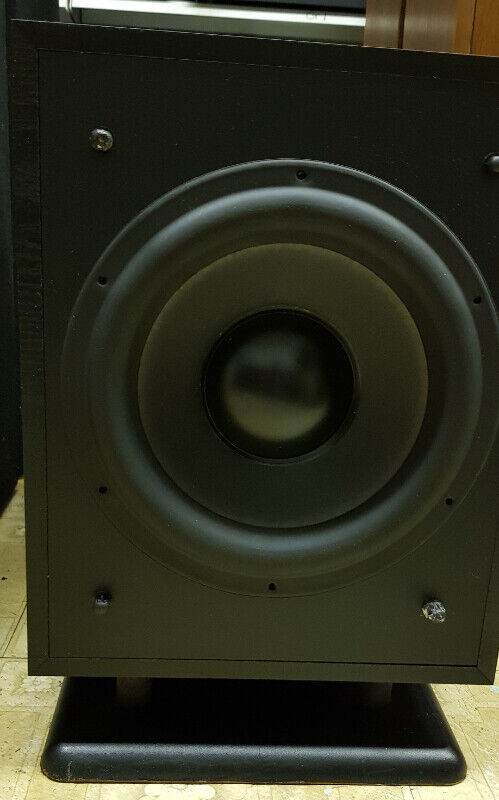 POLKAUDIO PSW150 POWER SUBWOOFER in Stereo Systems & Home Theatre in City of Toronto