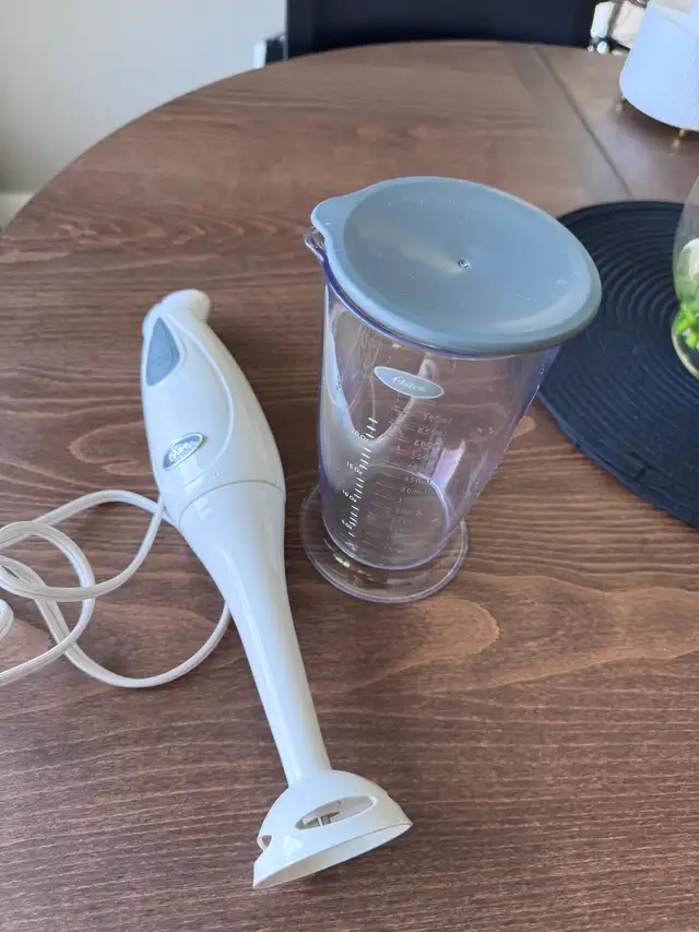 FOR SALE: Oster Detachable Hand Blender with Blending Cup –White in Processors, Blenders & Juicers in Cambridge - Image 3