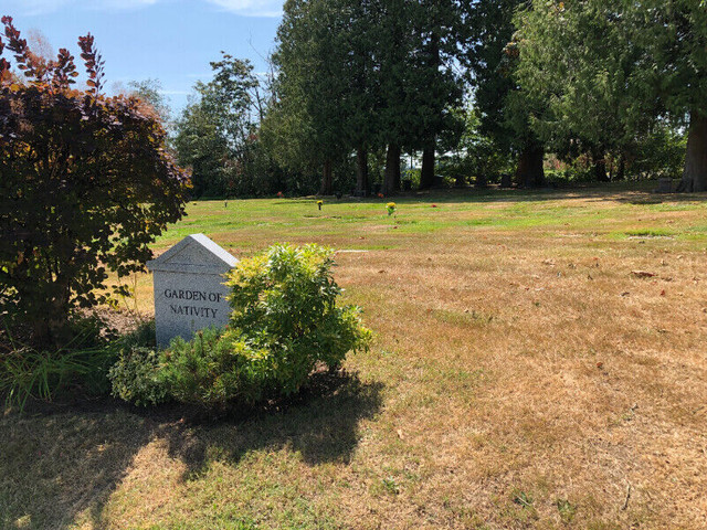 Valley View Cemetery (Surrey) - Two Burial Plots dans Autre  à Burnaby/New Westminster - Image 3