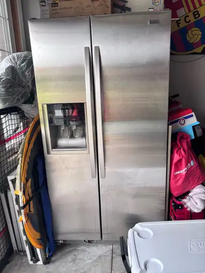 Kenmore fridge feeezer , View more