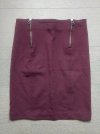 Aritzia Sunday Best Burgundy Skirt - size 00