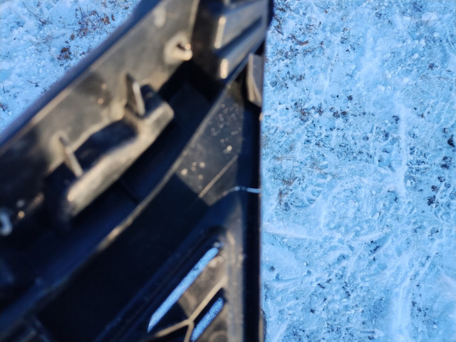 toyota camry 2014 grille avant dans Pièces de carrosserie  à Saint-Jean-sur-Richelieu - Image 2