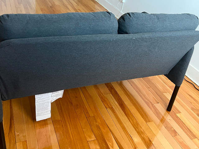 An Ikea couch dans Sofas et futons  à Ville de Montréal - Image 3