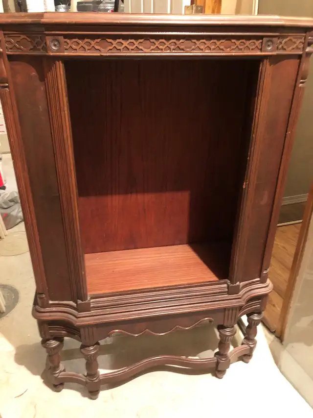 antique cabinet in Hutches & Display Cabinets in Calgary - Image 3