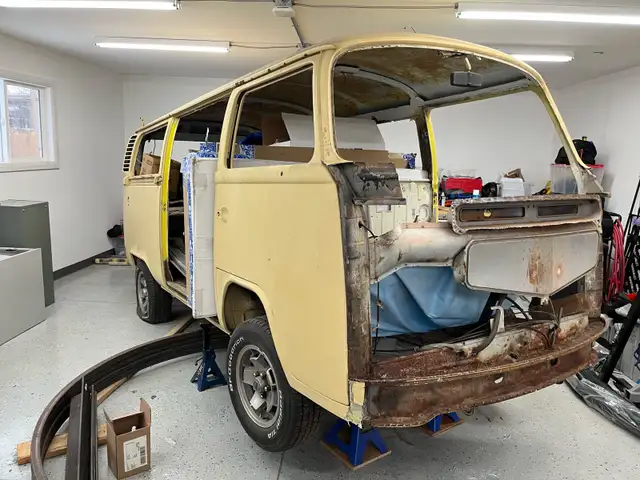 1976 Volkswagen Transporter Van With Engine and Transmission in Classic Cars in Oshawa / Durham Region - Image 3