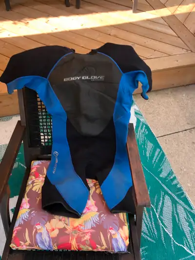 Large wet suit shorty, View more