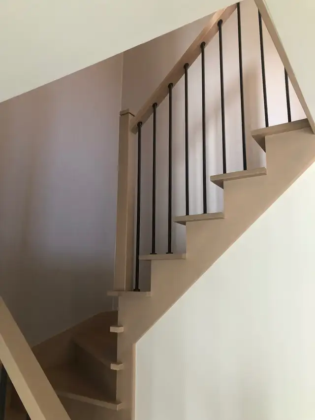 plancher bois franc et composantes Escalier in Other in Longueuil / South Shore - Image 9