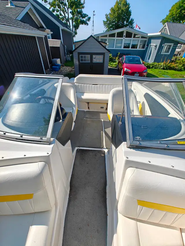 2009 Regal 1900 in Powerboats & Motorboats in St. Catharines - Image 6