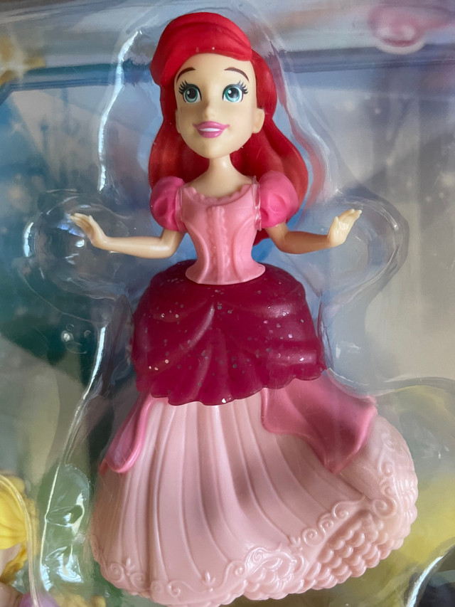 Disney princesses.  Ensemble de 6 poupées.  3+ans.  Neuf. in Toys in La Ronge - Image 4