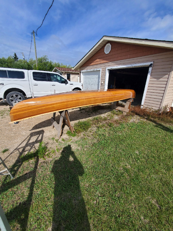 canoe for sale in Canoes, Kayaks & Paddles in Winnipeg - Image 4