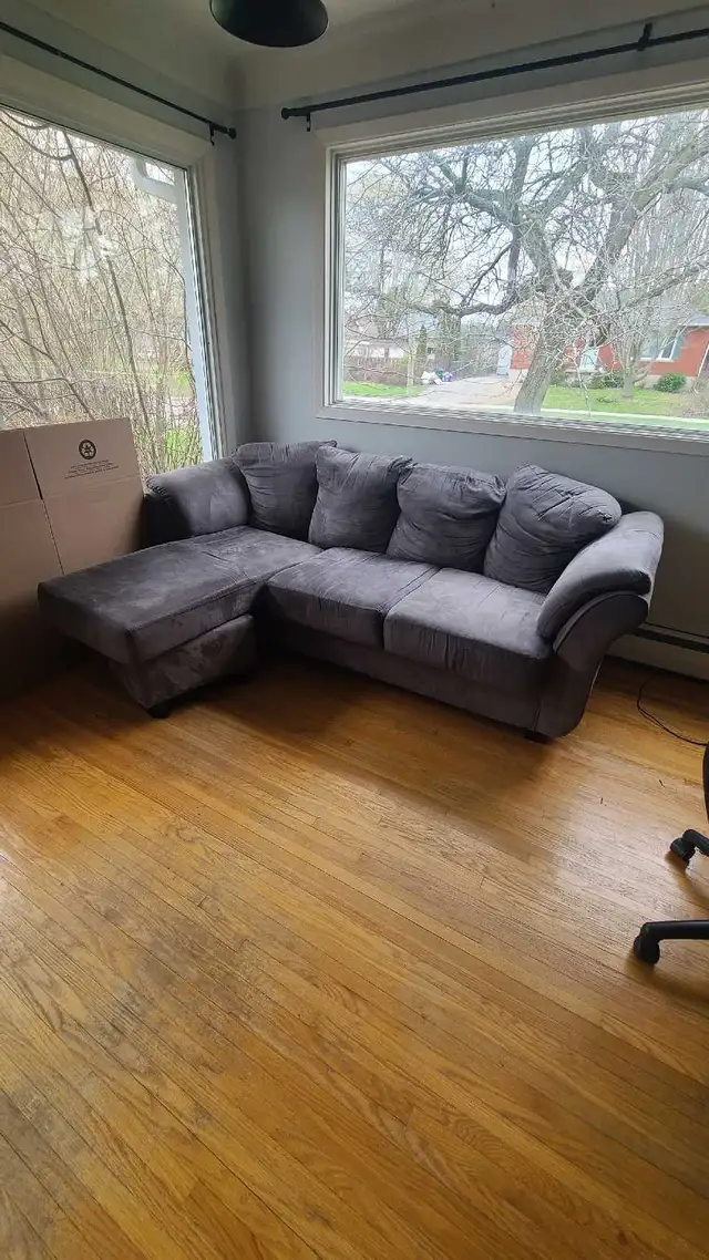 couch and dinning table set in Free Stuff in Kingston - Image 6