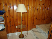 **BRASS FLOOR LAMP WITH TABLE**