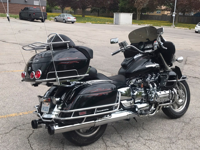 Immaculate 2000 Honda Valkyrie Interstate. Loaded in Touring in City of Toronto - Image 4