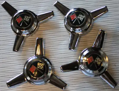 3 BAR – Corvette - Red and Black Flag Wheel Spinners, View more