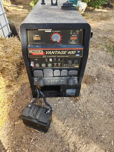 Low hour diesel welding machine comes with new battery, cables and air arc gouger. Loading available