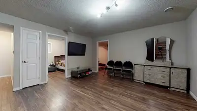 Basement in Bilevel House for rent