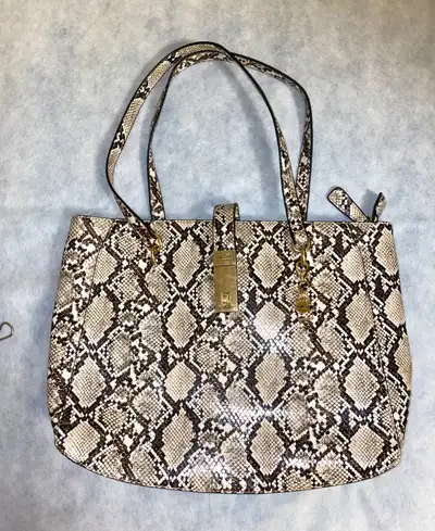 Guess bag. New. Perfect for a summer, View more