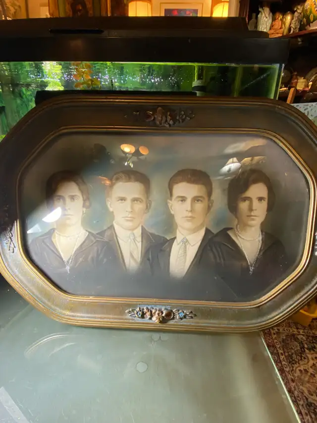 Antique 1920s Oval Picture Frame Convex Bubble Glass Wood Family in Arts & Collectibles in Vancouver - Image 2