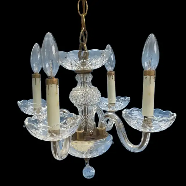 Vintage Chandelier  in Indoor Lighting & Fans in Laval / North Shore - Image 3