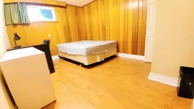 Finch/Bathurst TTC Basement Room Male April 1 **Best TTC Location: Only 2 minutes' walk to Finch & B...