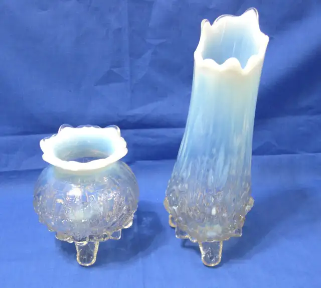 Vase Antique Sowerby  Opalescent "PIASA BIRD" Footed Rose Bowl in Arts & Collectibles in West Island - Image 7