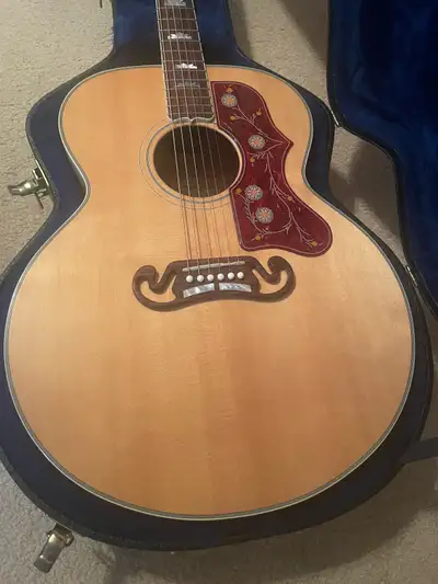 2014 Gibson SJ-200 Standard, View more