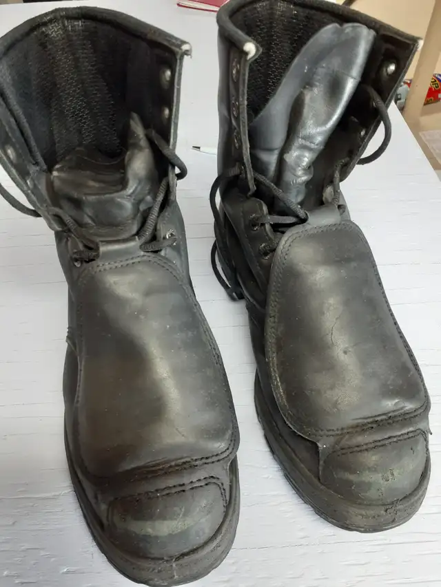 bottes de travail in Men's Shoes in Saguenay - Image 2