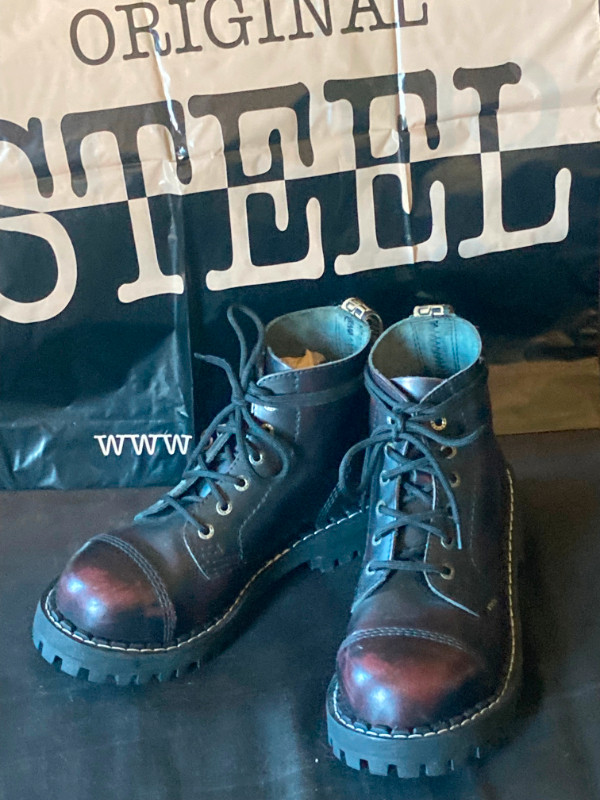 Ranger Steel    -Dr Martins- dans Chaussures pour hommes  à Ville de Québec