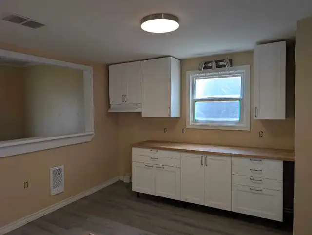 2 Bed 1 Bath Available October 1