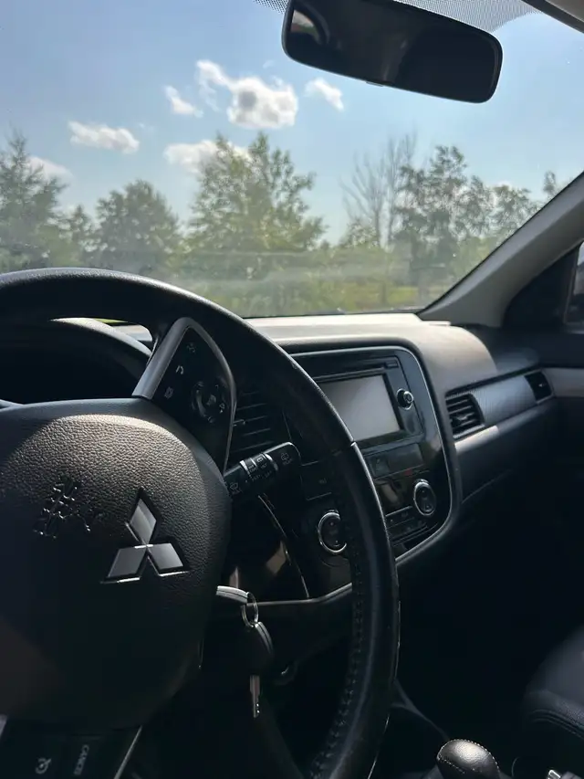 2015 Mitsubishi Outlander545693773910528002