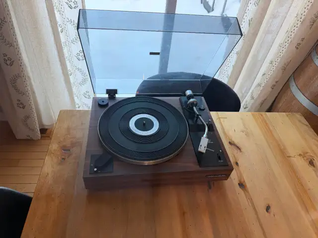 Realistic LAB-250 turntable/ Shure Cartridge in Stereo Systems & Home Theatre in Gatineau - Image 3