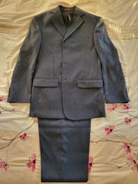 Men's suit size 42 and matching pants size 28 brand new