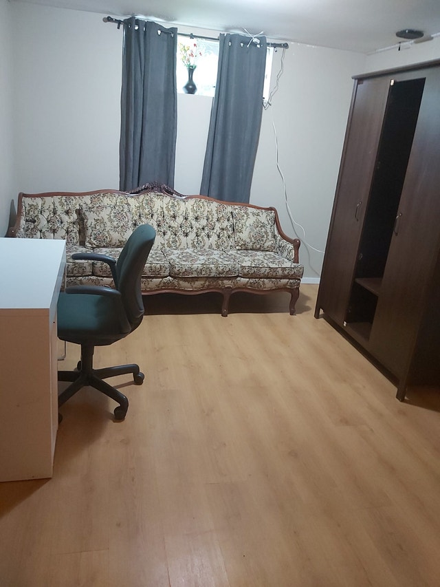 Private Room + Living Room for Rent – Pierrefonds/West Island — photo 3
