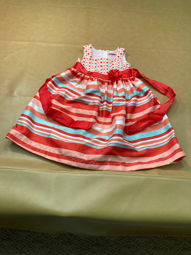 Dresses- size 4 in Clothing - 4T in Strathcona County - Image 4