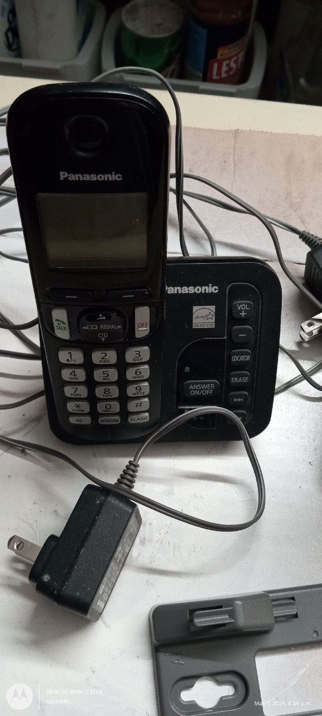 Panasonic cordless phone set works great in Home Phones & Answering Machines in Cambridge - Image 2